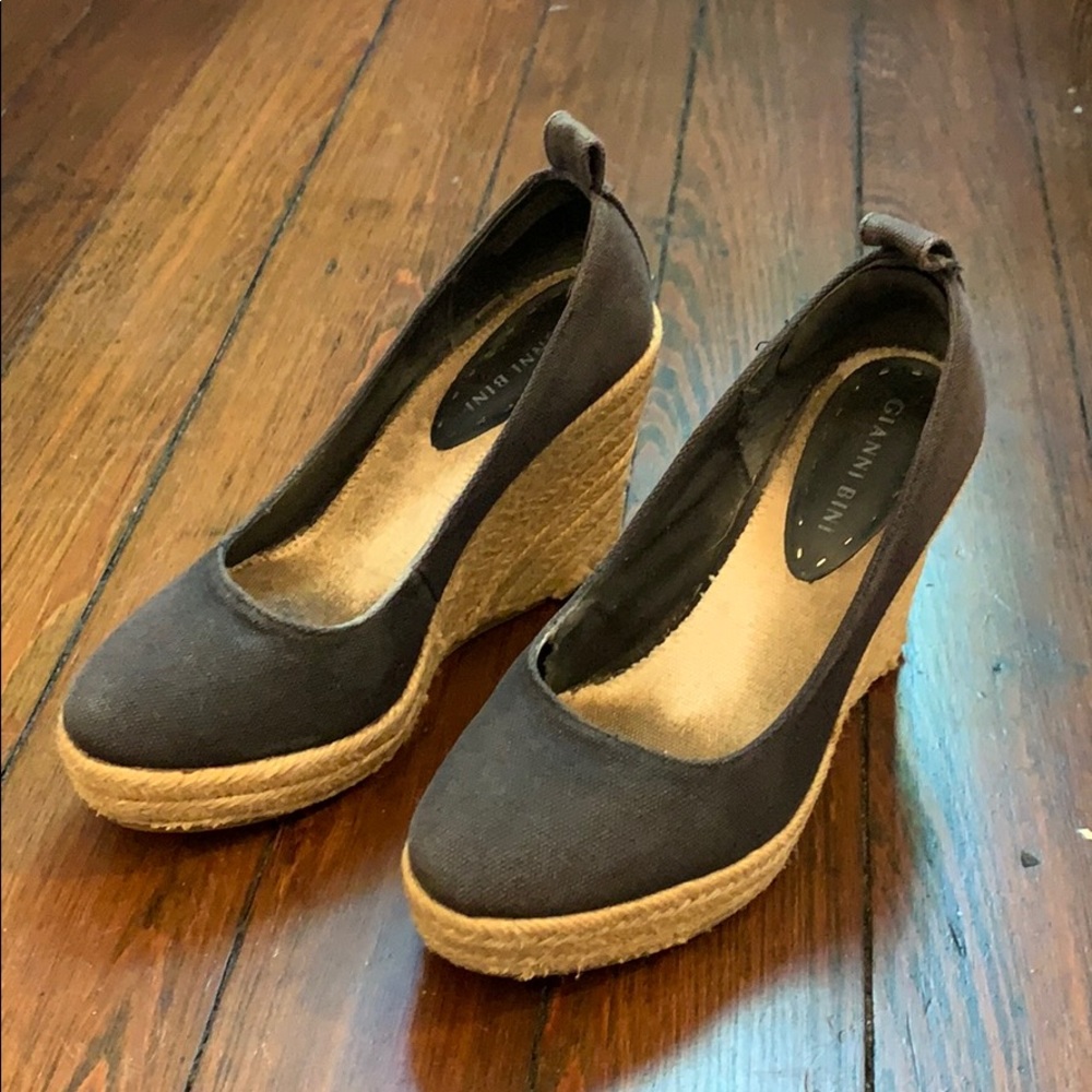 Black wedge espadrilles